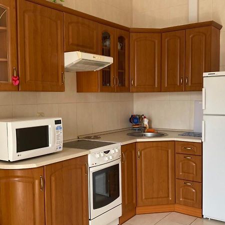 Comfortable Apartment On The Obolon Kiev Bagian luar foto